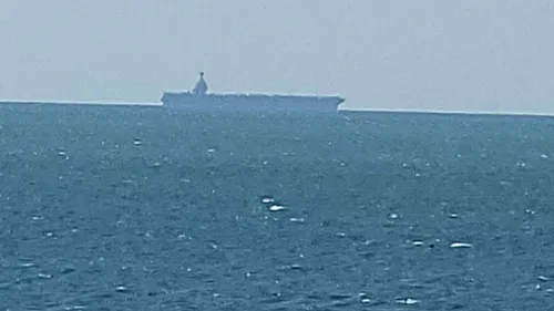 Un porte-avions est-il vraiment passé au large des côtes ce dimanche ?