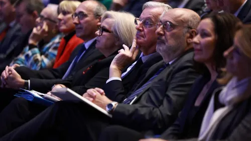 La motion de censure a été adoptée, le Gouvernement Barnier va...