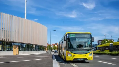 Grande-Synthe : Un accident entre un Dk'Bus et une voiture ce...