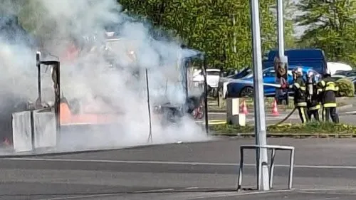 Une friterie détruite par un incendie à Hazebrouck ce samedi 