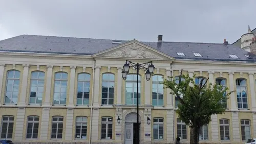 Saint-Omer : fin des travaux de la cour et des façades intérieures...