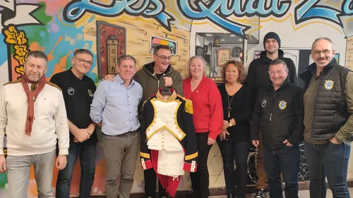L'association des Quat'Z'Arts a offert un nouveau costume à Cô...