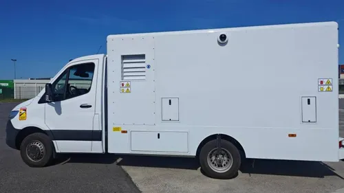 Douane à Dunkerque : un scanner mobile pour contrôler les...
