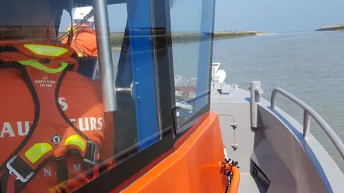 Drame à Calais : "nous devons empêcher les départs", évoque...