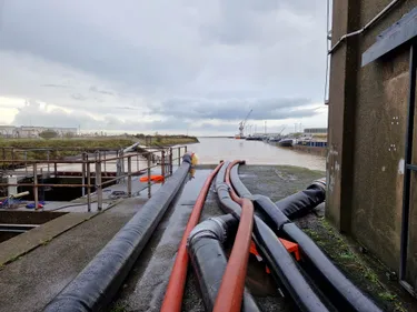 Ecluse de Mardyck : deux pompes "grandes capacités" en renfort face...