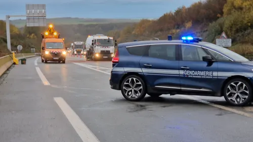Obstacle sur l'A16 et circulation coupée dans le Dunkerquois