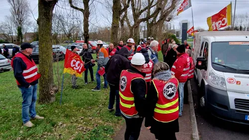 Grande-Synthe : une centaine de salariés CGT pour soutenir Aline...