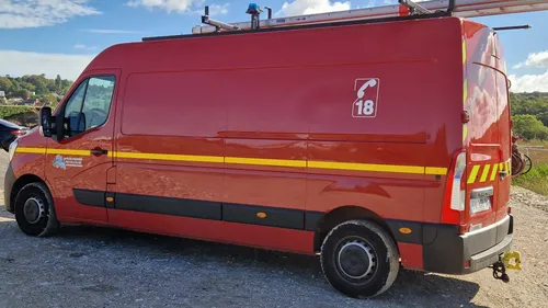 Remilly-Wirquin : une voiture sur le flanc après plusieurs tonneaux