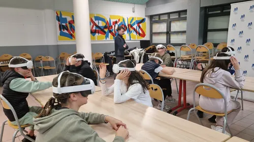 Calais :  des collégiens résolvent des problèmes de maths grâce à...