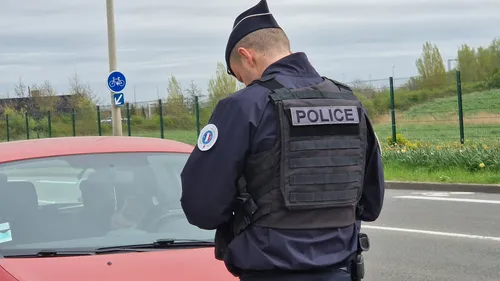 Gravelines : il fuit un contrôle routier… et cache sa voiture...