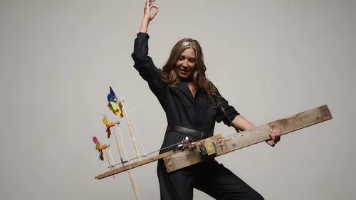 Zazie à Scénéo Longuenesse : un musicien évacué par les pompiers.