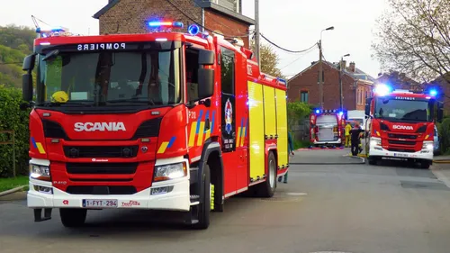 Belgique : les pompiers évitent la chute d'un jeune homme de 17...