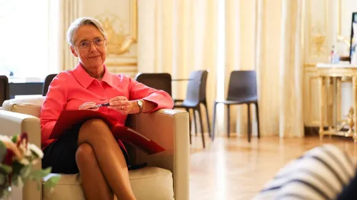 La Première Ministre Elisabeth Borne en visite dans le...