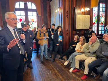 Inondations : Bruno Le Maire souhaite "que les assurances ne...