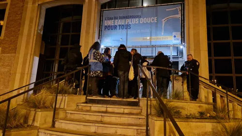 Dunkerque : Manifestation avant le conseil de la CUD pour réclamer...