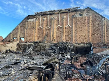 Il ne reste plus rien de la salle du BCM, photos ici :