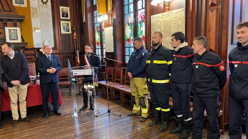 Les pompiers slovaques récompensés pour leur action durant les...