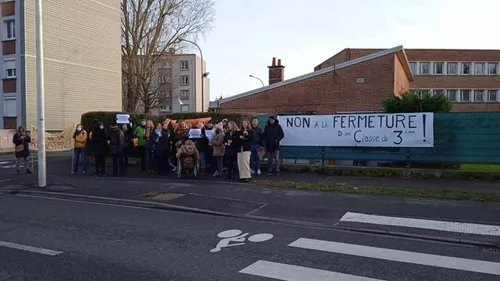 Dunkerque : Manifestation pour sauver une classe au collège Paul Machy