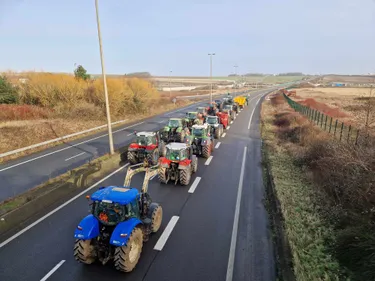 Les agriculteurs en route vers Paris, mais aussi mobilisés dans la...