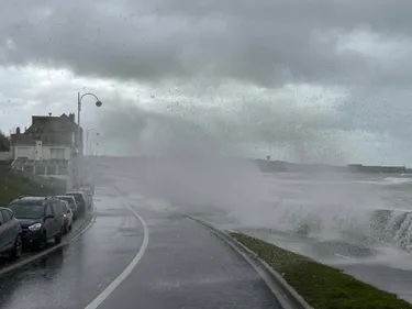 Fin de la vigilance sur le littoral du Pas-de-Calais, balayé par la...