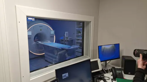 Début des examens avec la nouvelle IRM ce mardi à l'hôpital...