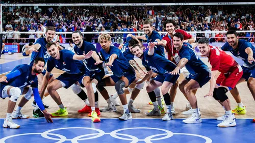 Barthélémy Chinenyeze et les volleyeurs de l'équipe de France...
