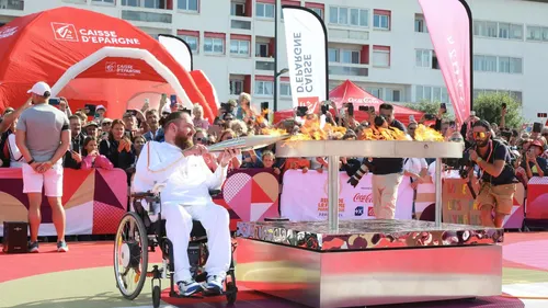 Calais : la Flamme Paralympique a arpenté la Ville sous le soleil