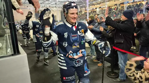 Les Corsaires qui en mettent une sacrée au premier, l'USLD pas loin...