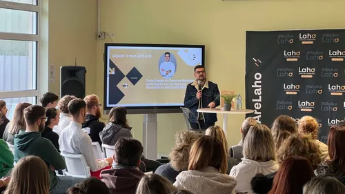 Camille Delcroix partage sa passion avec les étudiants de Saint-Omer