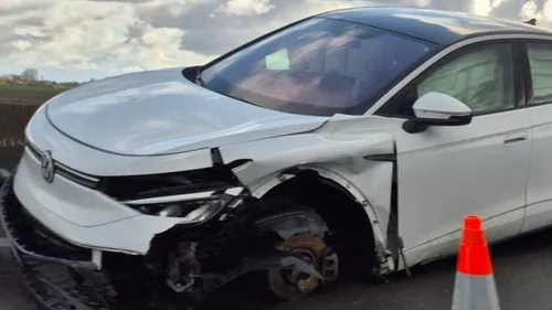 Téteghem : sa voiture termine sa course dans les barrières de...