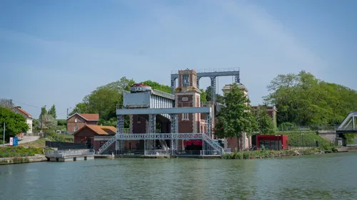 Arques : Visitez l'Ascenseur à Bateaux des Fontinettes