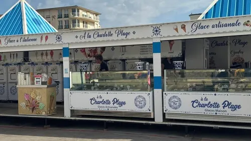 Wimereux : le marchand de glaces "La Charlotte" a pris feu... 