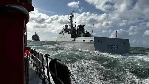 Deux marins d'un patrouilleur intoxiqués par des fumées au large du...