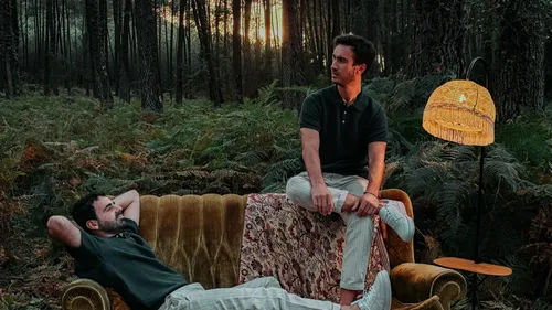 Boulevard des Airs et L.E.J : "Regarde‑moi", un duo solaire qui...