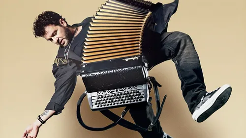 Claudio Capéo revient avec "Qu’est-ce qu’il me restera ?", extrait...