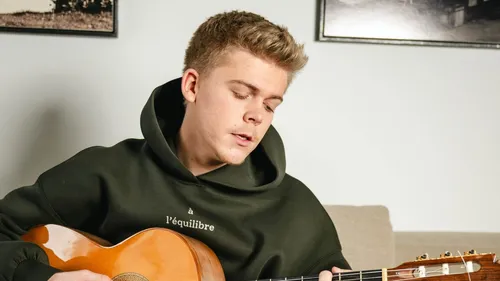 « Famille ou pas famille » : Charles Doré se livre dans un nouveau...