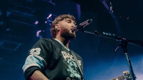 James Arthur revient avec « Waste My Tears »