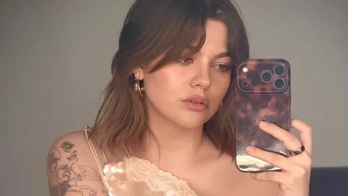 Louane change de scène : un nouveau défi inattendu pour la star...