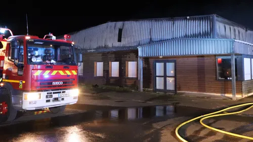 Azincourt : important incendie dans un bâtiment de négoce, sept...