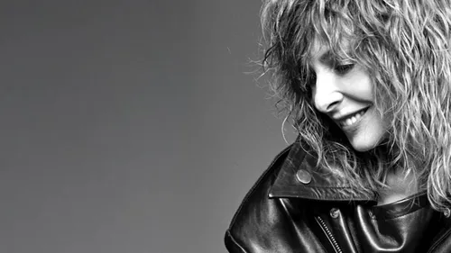 Mylène Farmer : son retour musical avec le single inédit “C’est à...