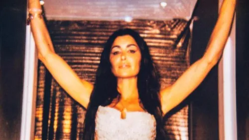 "Mourir sur scène" : Jenifer fait revivre le tube culte de Dalida