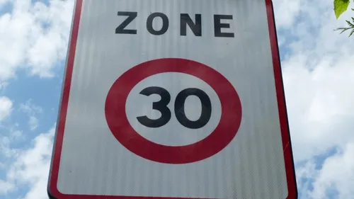 Marck : des panneaux installés pour limiter la vitesse dans...