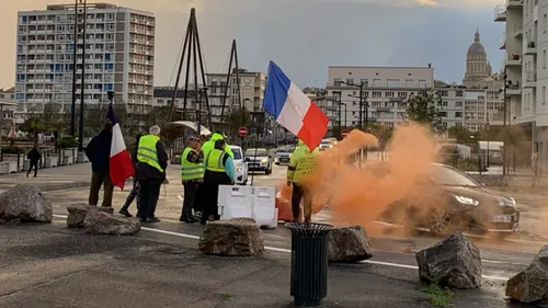 Calais et Boulogne-sur-Mer : les gilets jaunes signent un retour...