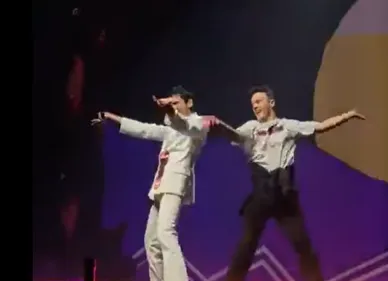 Mika réalise le rêve d'un fan lors de son concert au Zénith de Lille