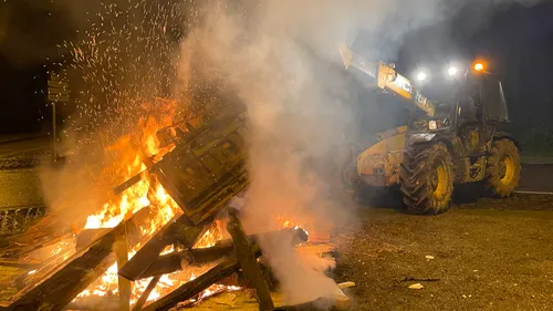 Info Delta FM - Les agriculteurs occupent les ronds-points...