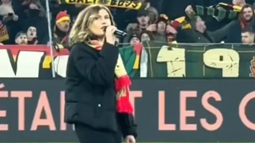 Marine (Star Academy) enflamme Bollaert avec Les Corons