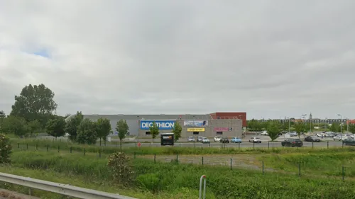 Un enfant de 7 ans gravement mordu par un chien sur un parking de...