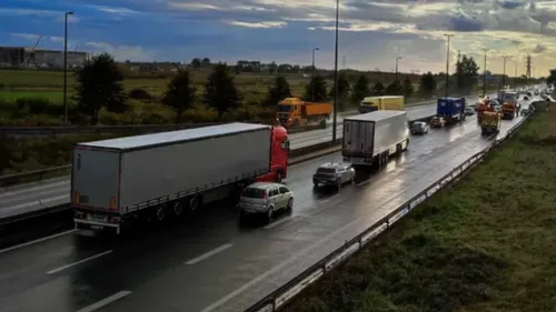 Des véhicules en sens inverse sur l'A16 et l'A26 à quelques minutes...