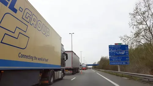 Un véhicule à contre-sens sur l'A16, quinze minutes de panique pour...