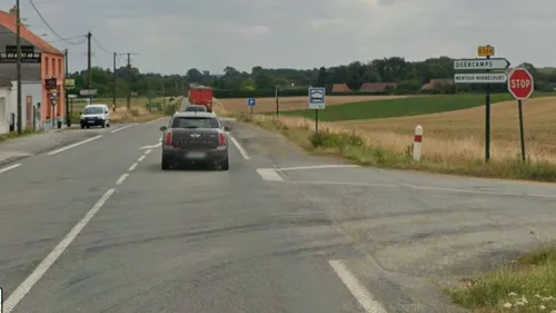 Houlle : une moto percute une voiture, deux jeunes de 26 ans blessés